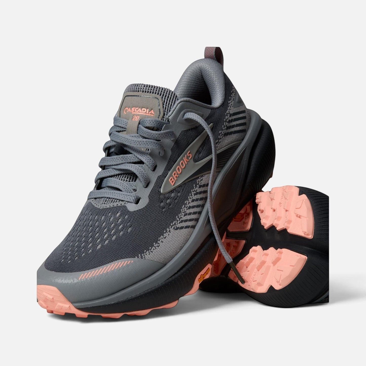 Scarpa da trail running Ares Sport Arezzo Brooks Cascadia grigia e rosa con suola Vibram e tomaia in mesh traspirante