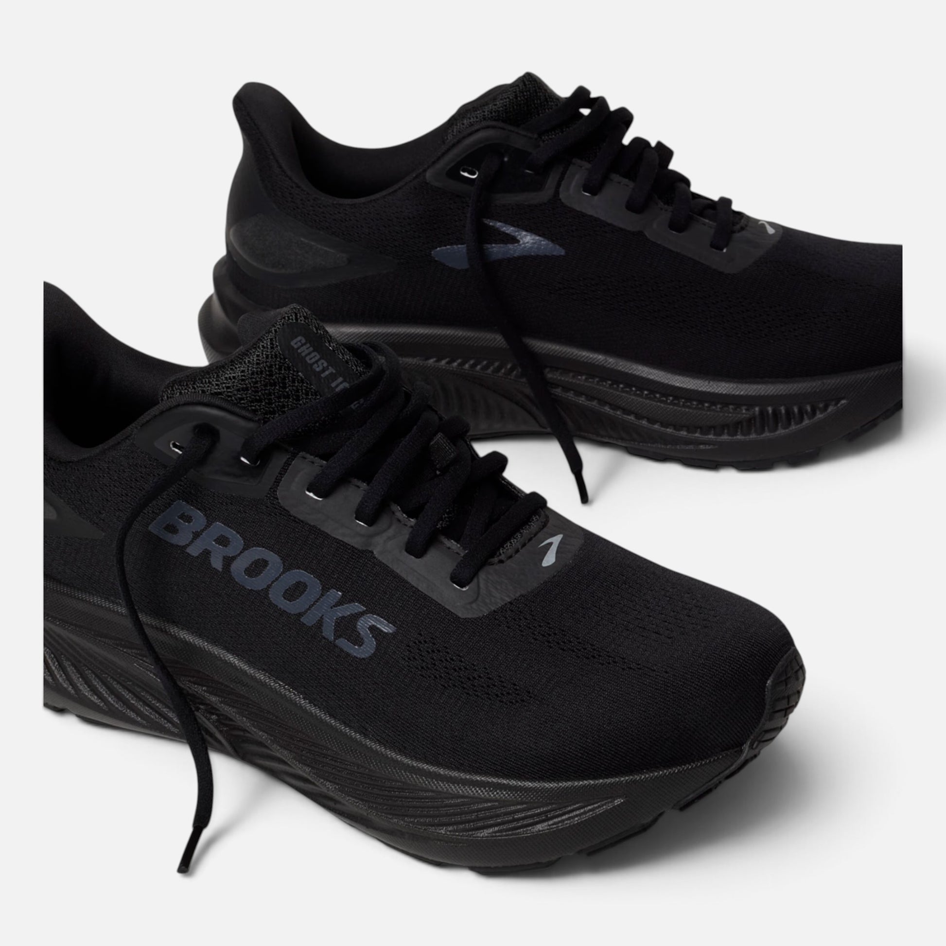 Scarpe da running Ares Sport Arezzo Brooks Ghost nere con tecnologia impermeabile GORE-TEX e ammortizzazione DNA LOFT