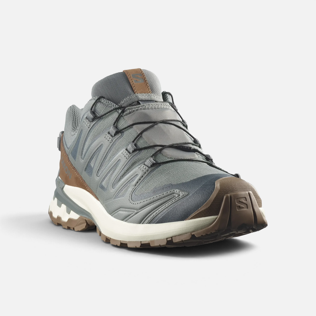 Scarpe da trail running Ares Sport Arezzo Salomon XA Pro 3D grigie con dettagli color cuoio e allacciatura rapida